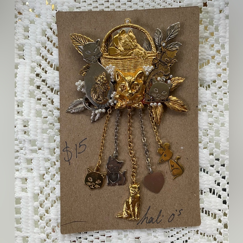 Vintage cat brooch